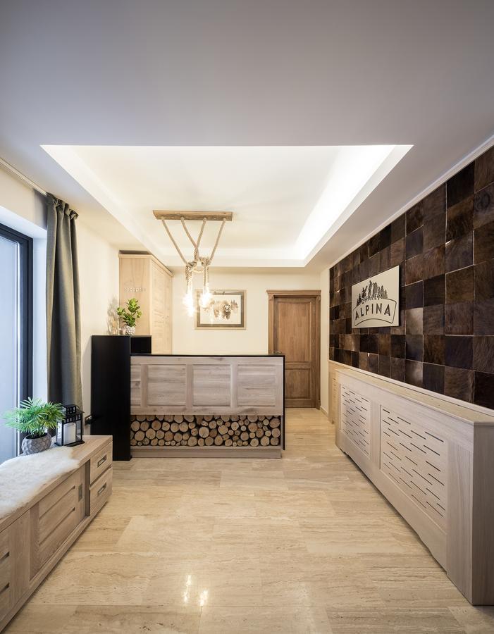 Chalet Alpina Moroeni Luaran gambar